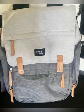 iPack Baby BagTwo-Tone Grey Baby Bag with Tan Accents